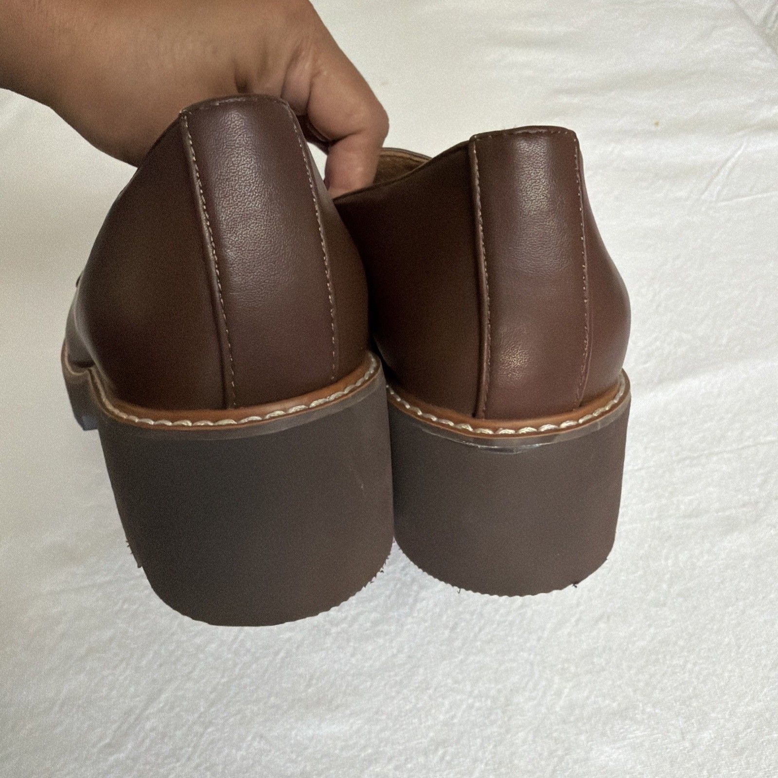 Women’s 7w Naturalizer Cabaret Lug Chunky Sole Loafer Rich Brown Leather Uppers — image 3 of 8